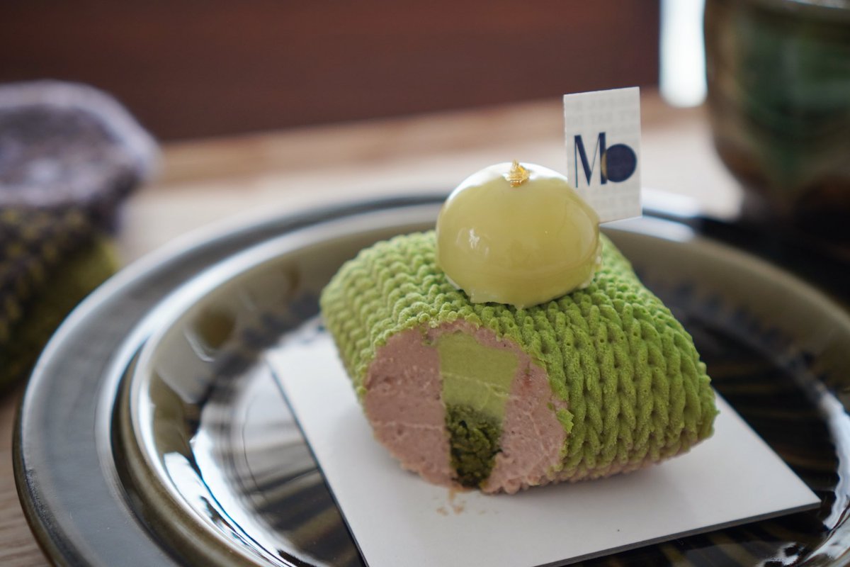 編み休憩に、美しいメリヤス編みのケーキ🍴
〈Masahiko Ozumi Paris〉の“ザブトンモンブラン”、見た目も味も最高です🌿

#編み物