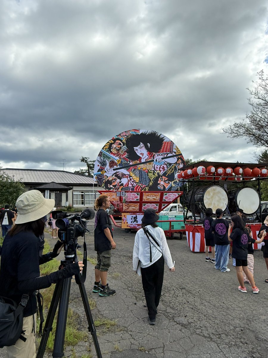 今日は町内での祭がありねぷたを展示と囃子披露！
もう、大型は最後の披露でした。

今年はNHKさんが何日間か取材をしてもらい9月9日アップルワイドにて放送やよです😄