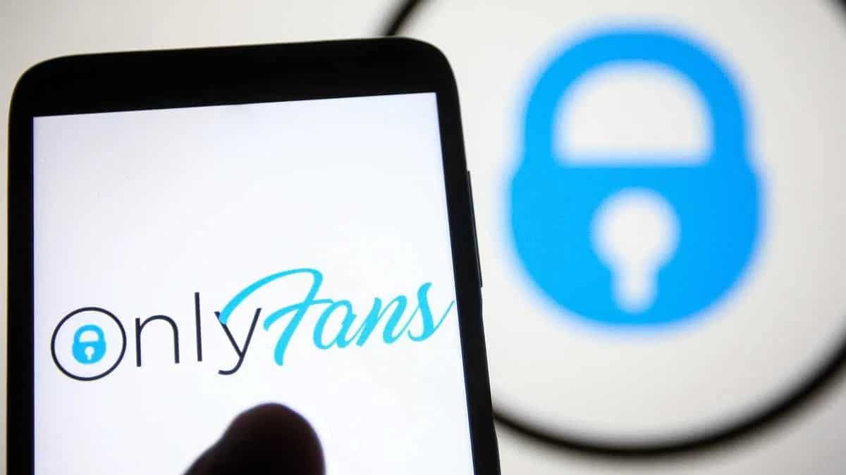 onlyfansactus's tweet photo. Les stars d'OnlyFans sont-elles réellement transparente sur ce qu'elles touchent tous les mois ? Une enquête a été ouverte par le fisc, et ça risque de faire mal https://t.co/Ubc0IBzSKt https://t.co/VUgKkBFYvb