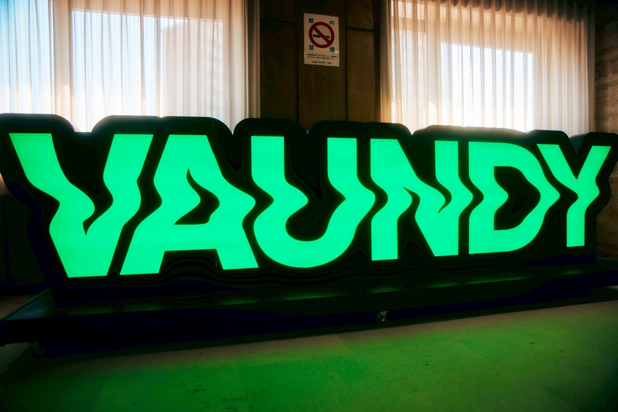 ま*な様 【新品・即発送】Vaundy VAWS Logo pochette O Vaundy VAWS Logo pochette ポシェット - メルカリ