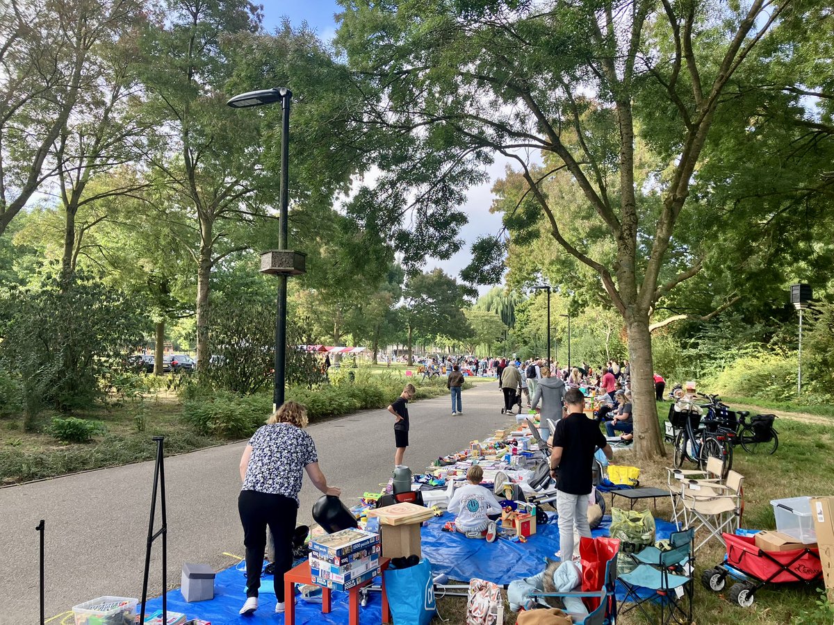 ☀️🎉⏰ Nog een klein uurtje, dan begint #Zomerparkdag officieel. De afgelopen uren en ook nu nog wordt hard gewerkt om er een fantastische dag van te maken. Welkom!