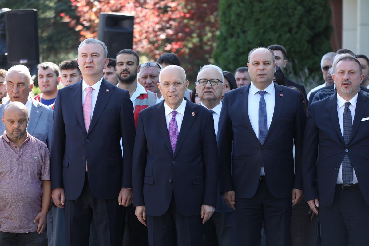 30 Ağustos Zafer Bayramı dolayısıyla, Belediye binamız önündeki Atatürk Anıtı’na çelenk sunduk. 

Büyük Zafer'in 103. yılında, Ulu Önder Gazi Mustafa Kemal Atatürk ve silah arkadaşlarını saygı, rahmet ve minnetle anıyorum. Ruhları şad olsun.

#30AgustosZaferBayramı