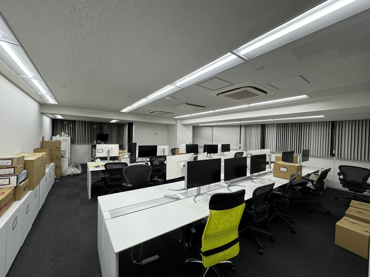 g_o_u_s_u_k_e's tweet image. 下高井戸オフィス最終日。

移転するにあたり賃貸契約が中々通らず、流れに流れて下高井戸という謎の場所に。

移転後は色々なことにがあり、失ったものもたくさんありますが、この1年半でDAUは約100万人増しメンバー数は2倍以上になりました、次のオフィスは渋谷。…