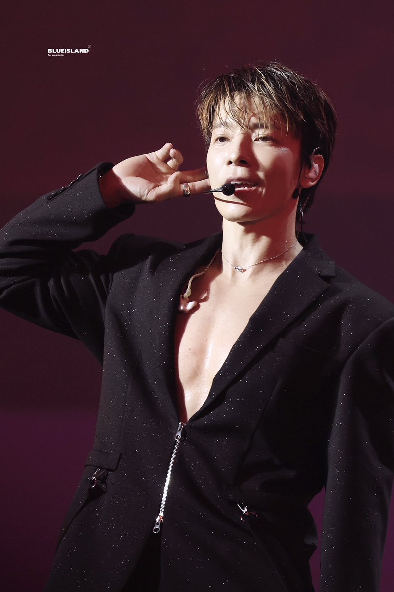250824
 &lt;SUPER SHOW 10&gt; in SEOUL DAY3

#동해
#슈퍼주니어
#이동해
#DONGHAE 
#SUPERJUNIOR