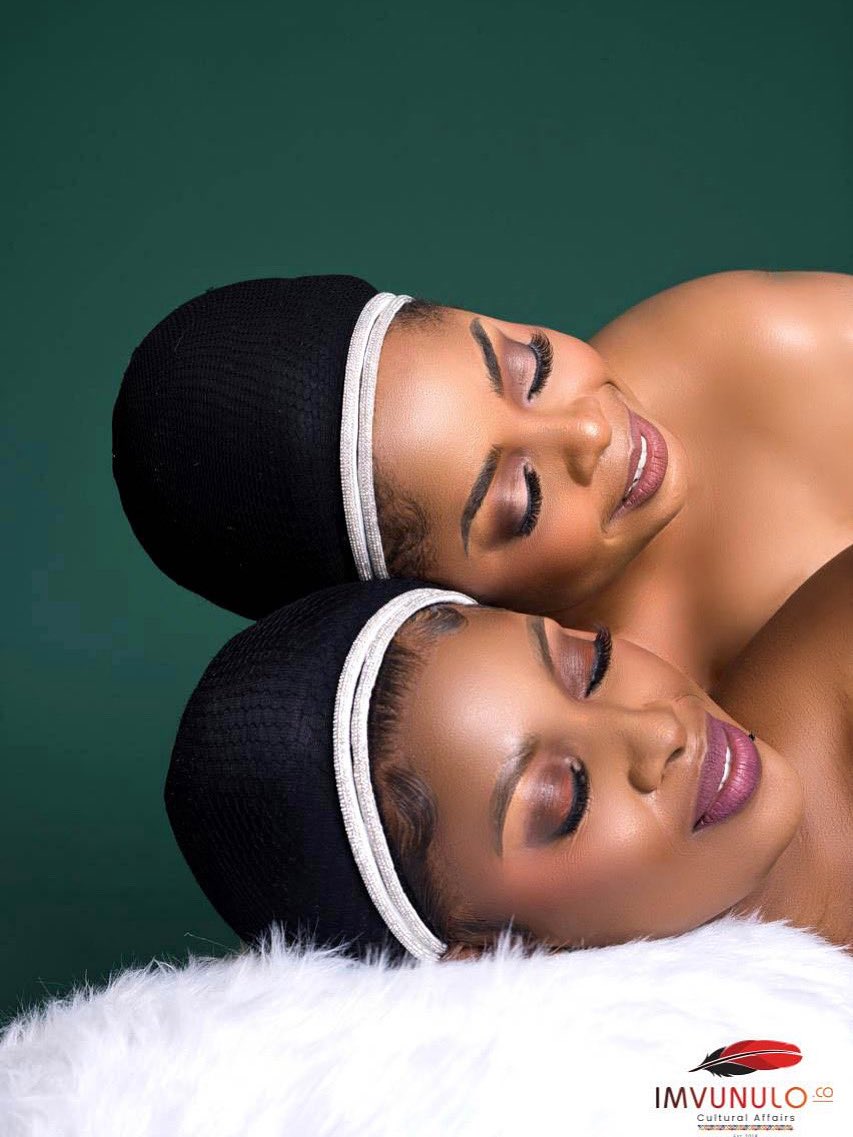 Imvunuloco's tweet image. The crown that stands out from the rest, the crown that  commands respect. The crown that speaks volumes in less words. Sicholo semfati wemaswati by Imvunulo.co @imvunulo.co #swaziland #culture