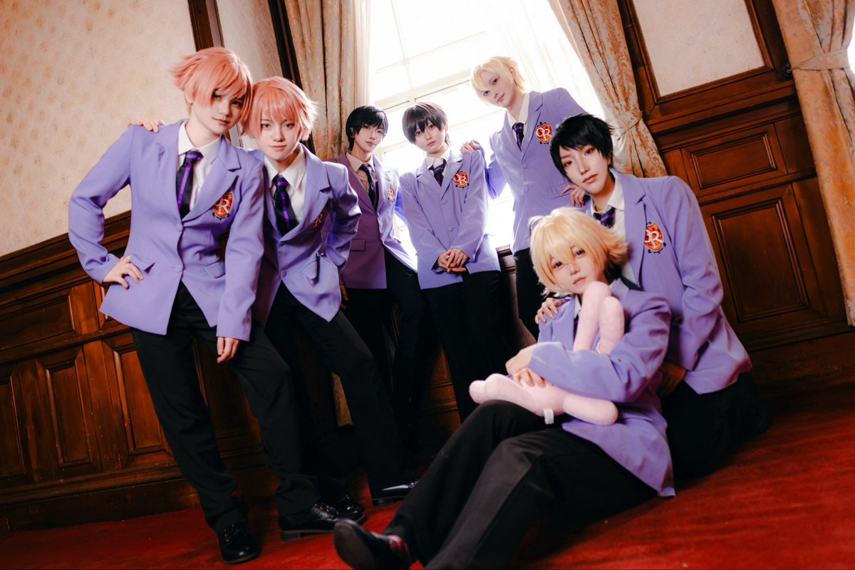 karane_cos's tweet photo. ꧁—————————————꧂
           扉を開けると
                          そこは ホスト部でした__
                   ꧁—————————————꧂ https://t.co/g2iIdbMzkT