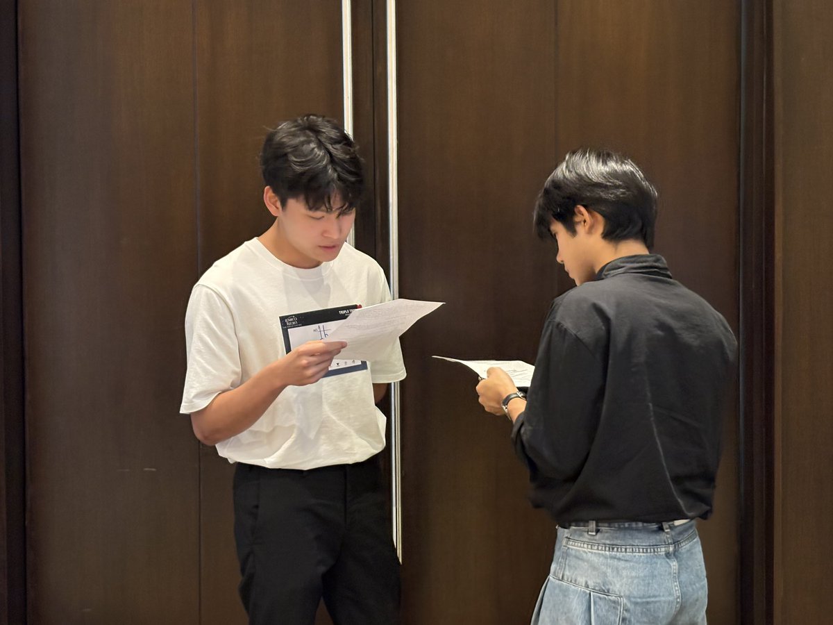 เริ่มต่อบทกันแล้วว แอดบอกเลยว่าฟินมาก 🥰✨
.
Neptune In The Sky Final Casting
#ดวงดาวในเวหาเดอะซีรีส์
#neptuneintheskytheseries
#TripleTrioStudio
#Casting #ซีรีส์วาย