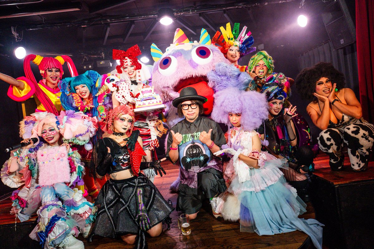 KAWAII MONSTER CAFE (@kawaiimonsterca) on Twitter photo /
【#カワイイモンスターパーティー】
ご来場ありがとうございました🌈⚡️💖
\
10周年や <a href="/KML__official/">KAWAII MONSTER LAND</a> のお祝いはもちろん!
今回はNYから駆けつけてくれた我らのプロデューサー #増田セバスチャン さんのお誕生日もサプライズでお祝いしたよ〜🎂🥂💕
#カワイイモンスターパーティー /
【#カワイイモンスターパーティー】
ご来場ありがとうございました🌈⚡️💖
\
10周年や <a href="/KML__official/">KAWAII MONSTER LAND</a> のお祝いはもちろん!
今回はNYから駆けつけてくれた我らのプロデューサー #増田セバスチャン さんのお誕生日もサプライズでお祝いしたよ〜🎂🥂💕
#カワイイモンスターパーティー