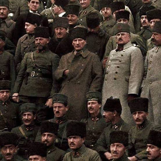 Mustafa Kemal Atatürk ve arkadaşlarının,  Türk devletinin var oluşu için verdiği mücadelenin nihayete erdiği  #30AgustosZaferBayrami mız kutlu olsun🇹🇷