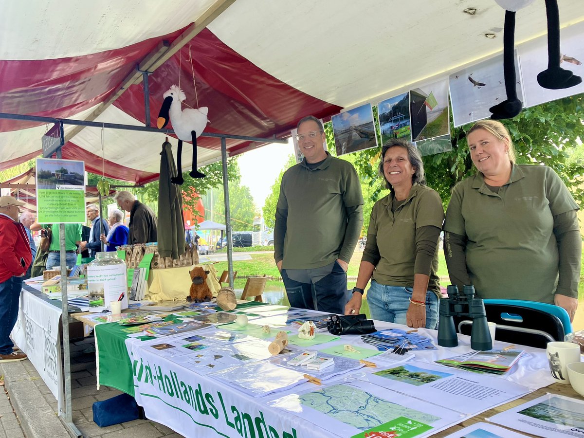 We zijn er en hebben er heel veel zin in. Zien we je vandaag op <a href="/zomerparkdag/">Zomerparkdag</a> <a href="/gemeentehia/">Hendrik-Ido-Ambacht</a>? We staan vlakbij het #themaplein, tussen #HogeKade en #Tesselschadestraat, naast de kraam van <a href="/ZHLandschap/">Zuid-Hollands Landschap</a>. #welkom!

#zomerparkdag