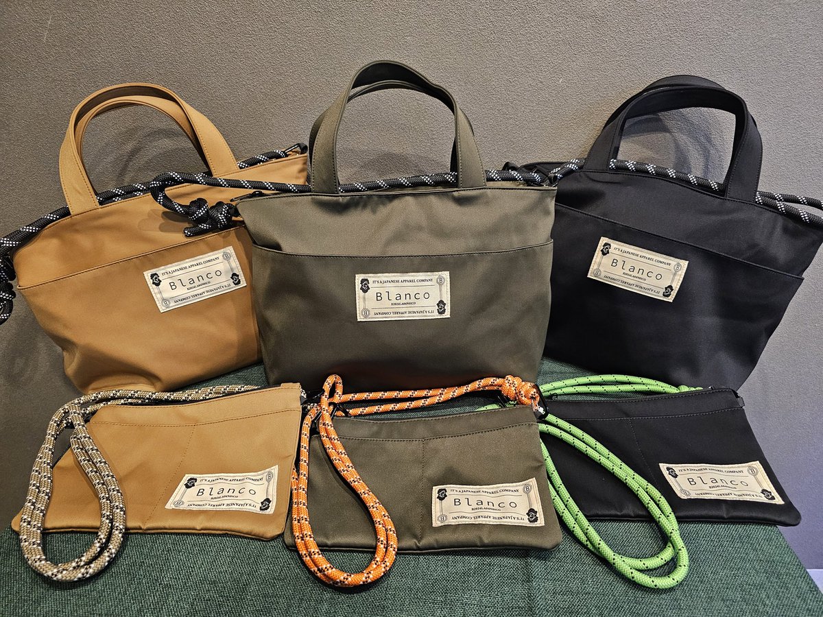 🎉ダーツ祭りで初登場🎉

✴️トートバッグ✴️
❇️サコッシュ❇️

デザインも生地も全部1からオリジナルで作りました‼️

明日のJAPAN愛知から、所属選手が各々使用してます😋
「これ？」って気になったら声かけてみてください🎵
※タイミングによっては対応できない場合があります。

発売をお楽しみに✴️