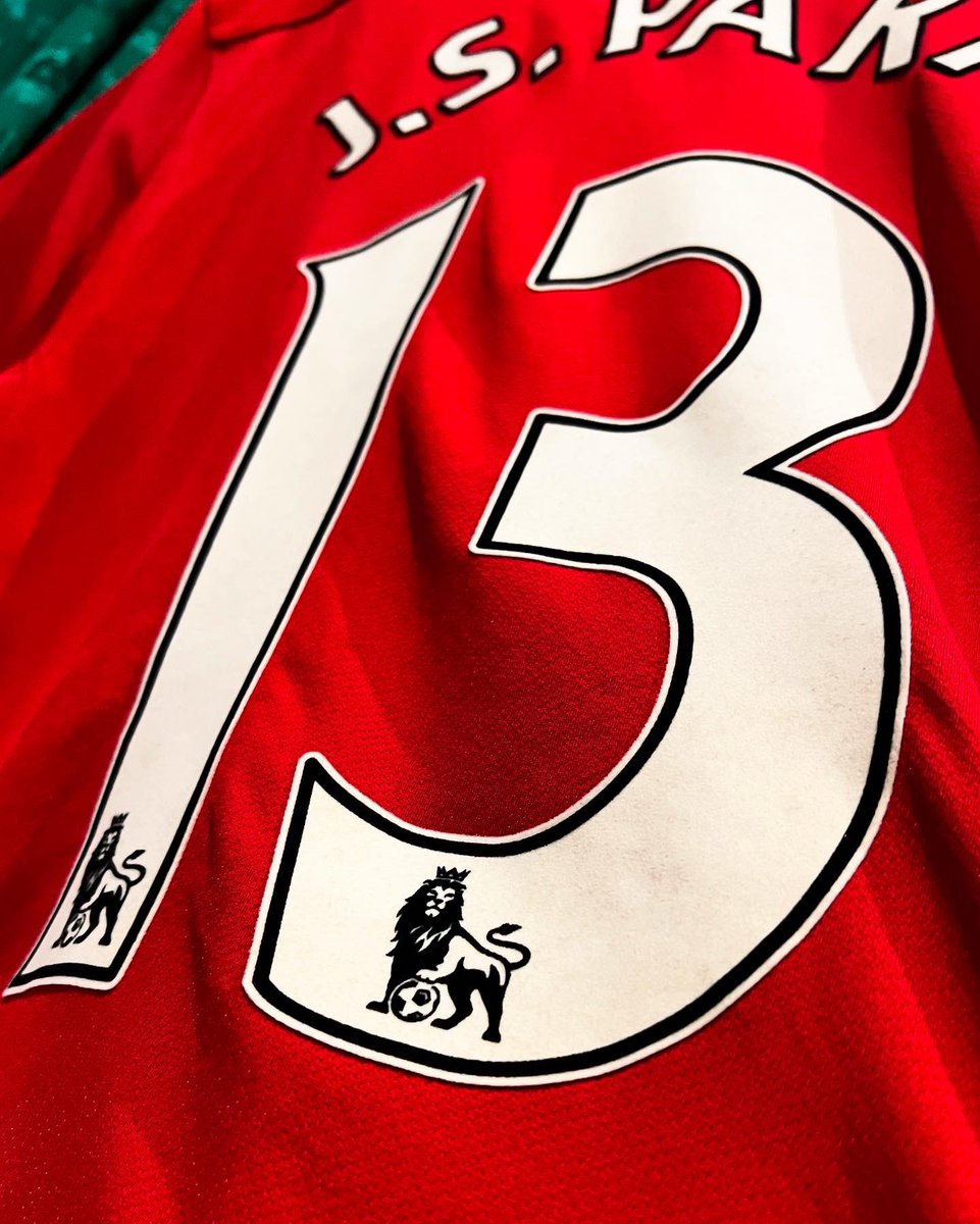 Bismillah,,
Update Jersey Original!✌️
#Jersey4Sale <a href="/Jerseyforum/">The OG Indonesian Blokecore</a> 
—
• Manchester United 🏴󠁧󠁢󠁥󠁮󠁧󠁿 | Home 2011-2012 | JI SUNG PARK 13 (Original Velvet) | M (75 x 50) Cm | Excellent Condition | IDR 865.000.-
—
linktr.ee/SurrameyKits_
Marketplace By Request ✅
📩 WA : 081286660270
-