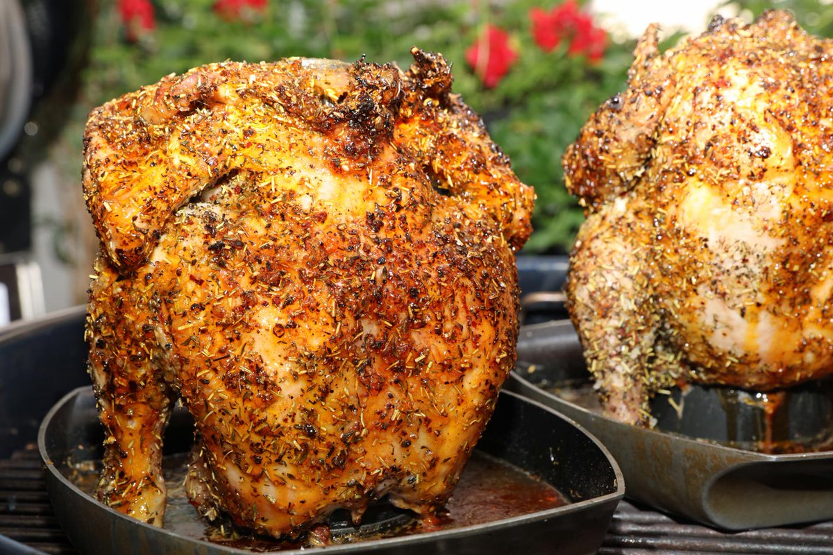 Feed the whole family with our tasty Beer Can Chicken recipe. 🍗🍗

Chef Martin says that this is one of his favourites, as it’s super easy and delicious. 

Check out the full recipe here bbqrecipe.co.uk/en/index.php/2… 

#BBQRecipe #BBQLovers #CoolItQuick