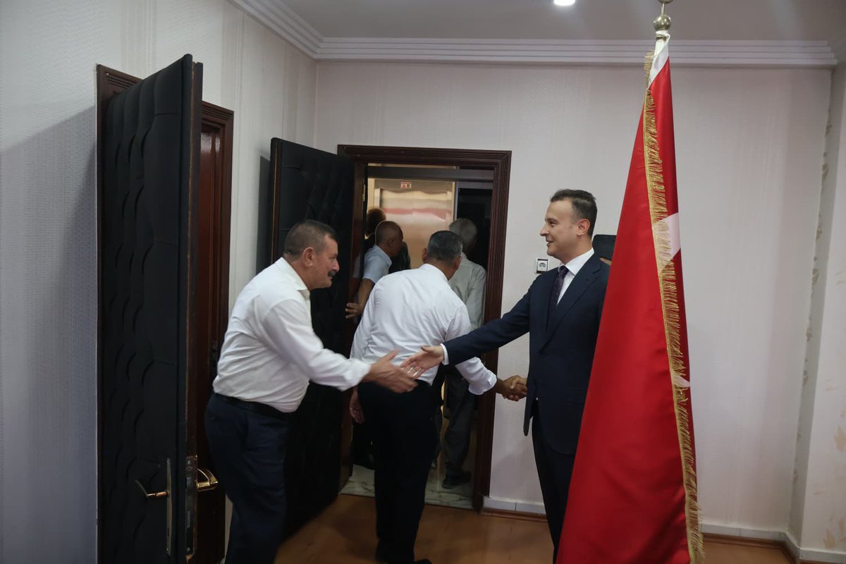 30 Ağustos Zafer Bayramımızın 103. yılı sebebiyle Kaymakamımız Sayın Anıl ADIGÜZEL ilçe protokolü ile birlikte Hükümet Konağı bahçesindeki Atatürk Büstüne çelenk sundu. Kaymakamımız, çelenk sunma töreninin ardından makamında tebrikatları kabul etti

<a href="/anilladgzl/">Anıl Adıgüzel</a>