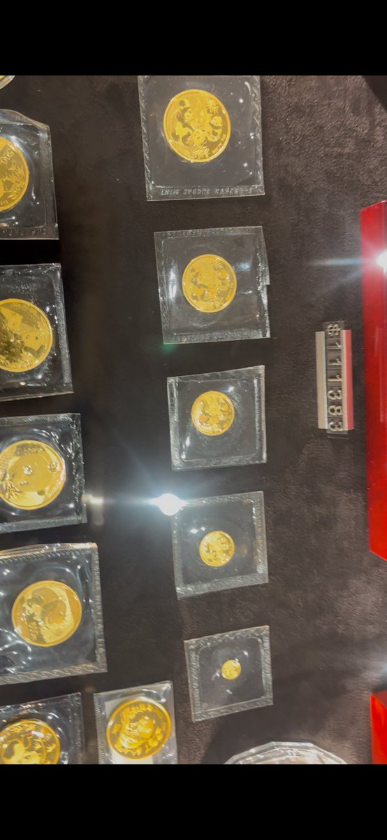 RealPabloHeman's tweet image. Wow, highest weekly close ever for Gold now! But I think we are only getting started with Gold, silver and platinum!

Instead of collecting  Bored Apes or Penguins, I collect Pandas. Unlike the Gold Eagle or Maple Leaf, the design is different for each year with the Pandas!

Here…