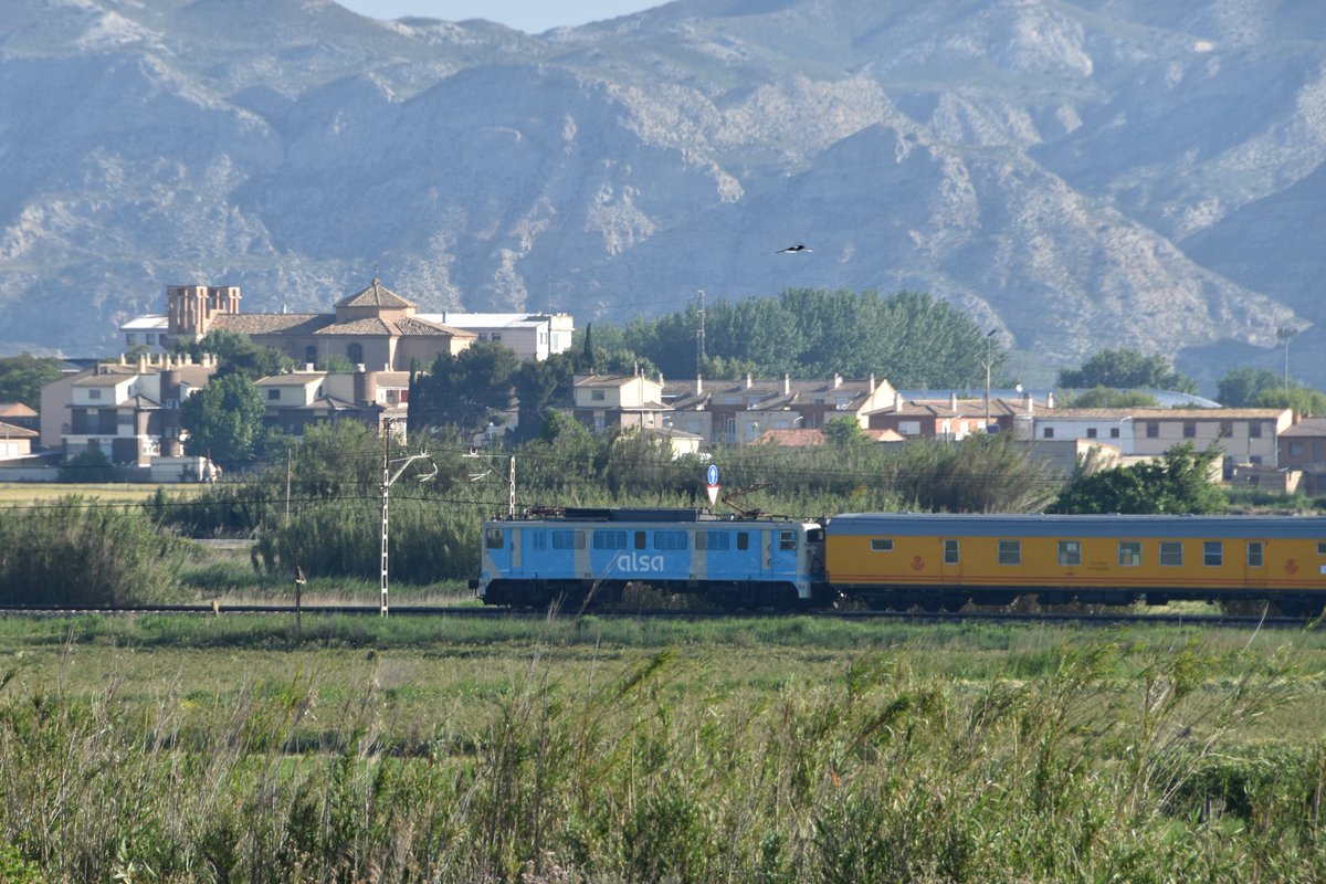 El Tren Azul de <a href="/azaft_org/">AZAFT</a> en uno de sus viajes. #tren #ferrocarril #Azaft