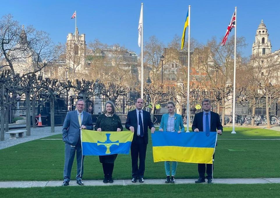 A TWindle tweet media