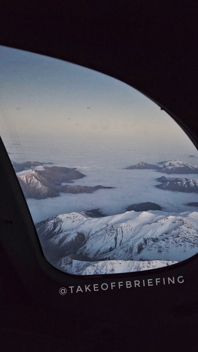 Amaneces un día caluroso de verano en una parte del mundo y te acuestas en un frío día de invierno en la otra parte del globo.

Eso es lo maravilloso de la aviación 🛫 🌍
Os dejo un par de fotos de Los Andes, que no hacen justicia a su vista en persona.