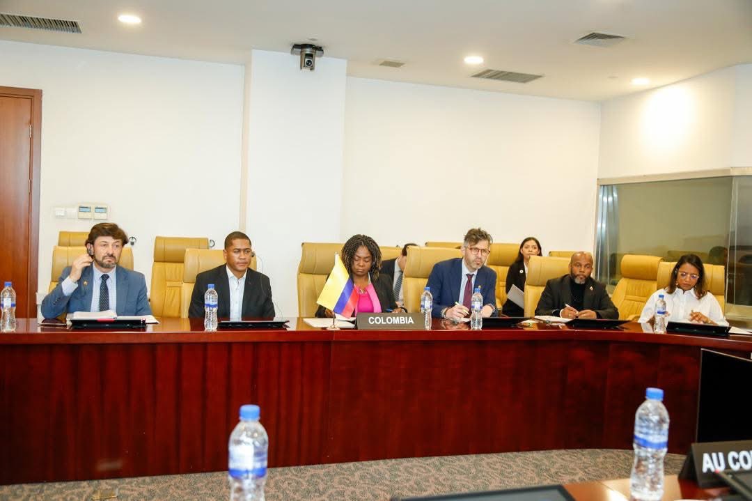 Pleased to take part in this important meeting between the <a href="/_AfricanUnion/">African Union</a> Commission Chairperson and H.E. Francia Marquez  <a href="/ViceColombia/">Vicepresidencia Colombia</a>. Discussions focused on exploring ways for strengthening the ties between Africa and Latin America and the Caribbean.