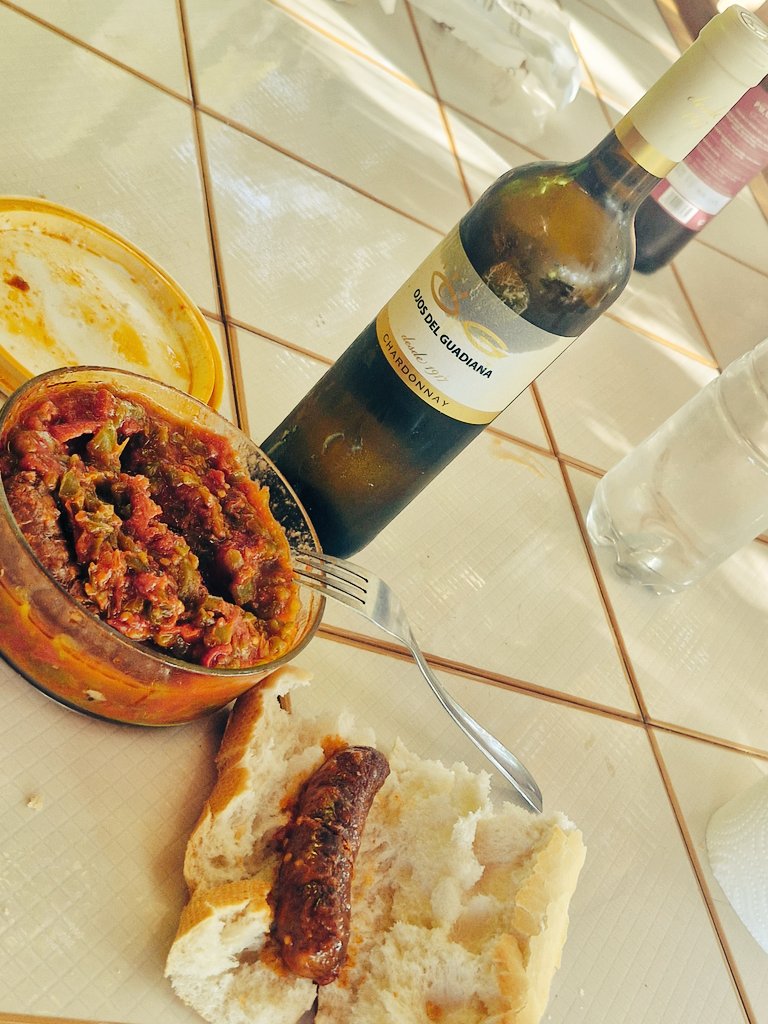 Ángel Sánchez-Crespo (@angelsanchezcre) on Twitter photo <a href="/VXcontigo/">Viña Xétar Contigo</a> Primer día y ya almorzando como un señorito a la sombra... <a href="/VXcontigo/">Viña Xétar Contigo</a> <a href="/ELPROGRESO_Coop/">Bodegas_EL_PROGRESO</a> nos estamos aburguesando <a href="/agusduran/">Agustín Durán Cómico</a> <a href="/jorjaramil/">Jorge Jaramillo</a> <a href="/AuroraDPablos/">Aurora de Pablos</a> ea!! Poquito a poco... #postureo #chorizoporcabezayandando #sopapisto #chatovino #hastagsmagníficos <a href="/VXcontigo/">Viña Xétar Contigo</a> Primer día y ya almorzando como un señorito a la sombra... <a href="/VXcontigo/">Viña Xétar Contigo</a> <a href="/ELPROGRESO_Coop/">Bodegas_EL_PROGRESO</a> nos estamos aburguesando <a href="/agusduran/">Agustín Durán Cómico</a> <a href="/jorjaramil/">Jorge Jaramillo</a> <a href="/AuroraDPablos/">Aurora de Pablos</a> ea!! Poquito a poco... #postureo #chorizoporcabezayandando #sopapisto #chatovino #hastagsmagníficos
