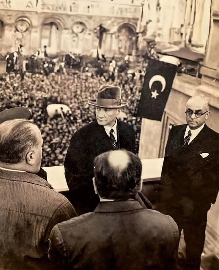30 Ağustos Zafer Bayramı, milletimizin özgürlük ve bağımsızlık uğruna verdiği mücadelenin en büyük simgesidir. 
Gazi Mustafa Kemal Atatürk’ün önderliğinde kazanılan bu zafer, Türk milletinin azmini, inancını ve vatan sevgisini tüm dünyaya göstermiştir. 🇹🇷❤️