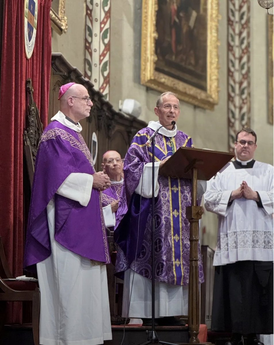 Dimecres es va celebrar a la catedral de Perpinyà l'Eucaristia en sufragi de Mons. André Fort, que havia estat bisbe de Perpinyà-Elna de l'any 1995 al 2002. Hi vaig participar juntament amb el vicari general Mn. Joan Soler i el vicari episcopal Mn. Salvador Gras.
<a href="/Dioceseperpi/">Diocese66</a>