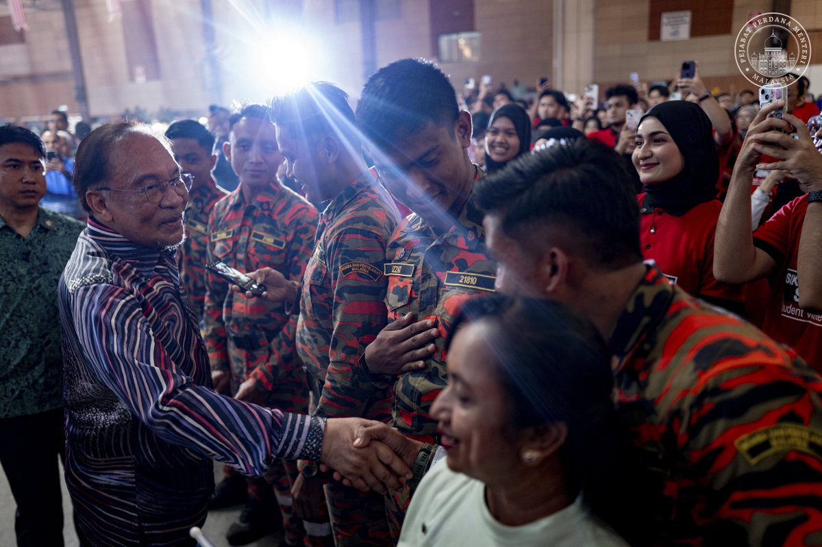 anwaribrahim's tweet image. Perpaduan, kebersamaan, saling menghormati dan teguh membina warisan negara antara yang saya tekankan sewaktu menyampaikan Amanat Hari Kebangsaan hari ini.

Di hadapan pelbagai lapisan masyarakat selain ditonton secara langsung menerusi semua saluran media tempatan., saya…