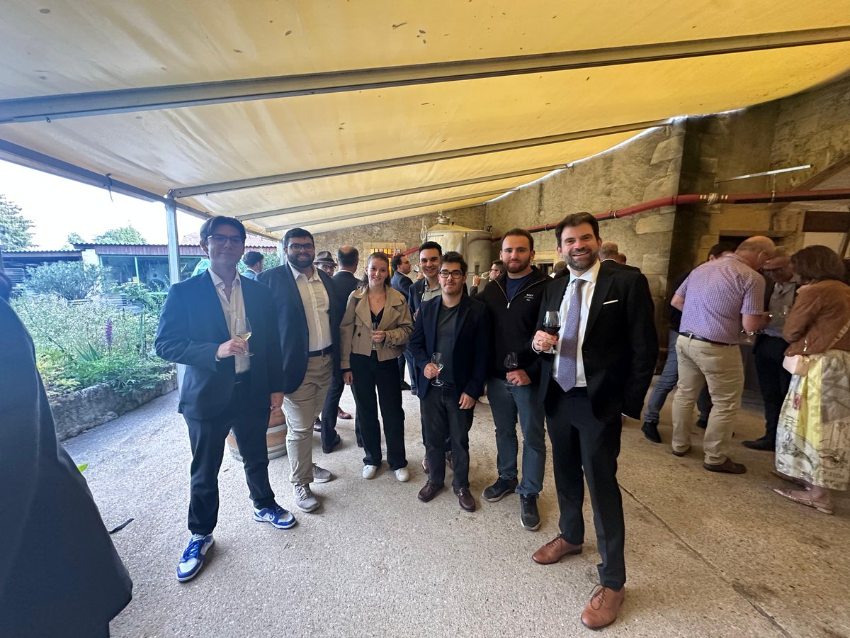 FDP Schweiz (@fdp_liberalen) on Twitter photo Gestern und heute tagte die Bundeshausfraktion in Anwesenheit der beiden FDP-Bundesräte in Neuchâtel und bereitete die anstehende Herbstsession vor 🍂🇨🇭
🙌 Zum ersten Mal mit dabei war unser neu gewählter Ständerat <a href="/severinbrungger/">Severin Brüngger</a> (SH). Herzlich willkommen im Team! 🎉
🍷 Am Gestern und heute tagte die Bundeshausfraktion in Anwesenheit der beiden FDP-Bundesräte in Neuchâtel und bereitete die anstehende Herbstsession vor 🍂🇨🇭
🙌 Zum ersten Mal mit dabei war unser neu gewählter Ständerat <a href="/severinbrungger/">Severin Brüngger</a> (SH). Herzlich willkommen im Team! 🎉
🍷 Am