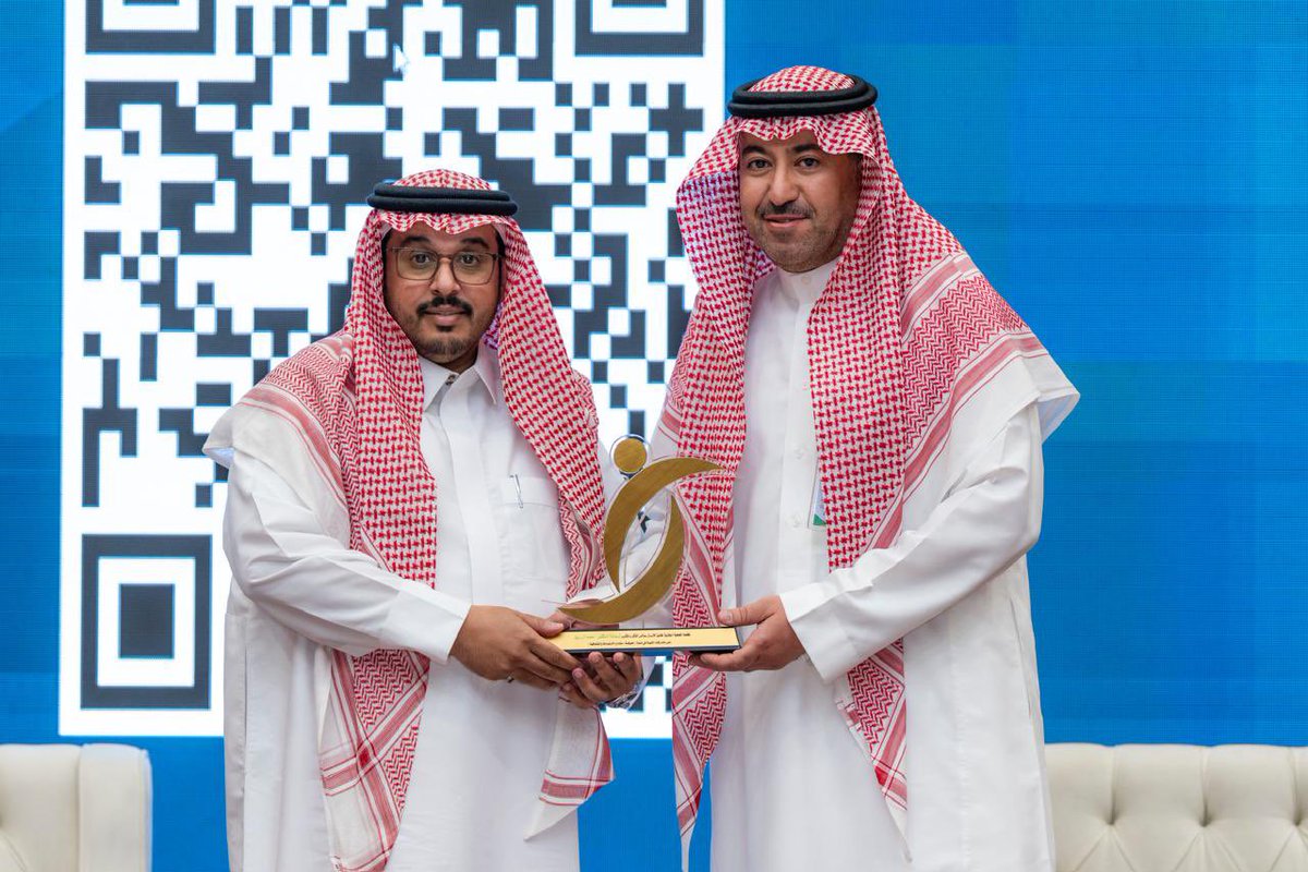 سعدت وتشرفت بالدعوة الكريمة من <a href="/NSHRSA/">جمعية حقوق الإنسان</a> الجمعية الوطنية لحقوق الإنسان ممثله في رئيسها <a href="/nshr1/">خالد الفاخري</a> سعادة الاستاذ خالد الفاخري للمشاركة في تقديم عدة محاور في ورشة عمل بعنوان ( الحوكمة مفتاح الاستدامة والشفافية ) من سلسلة لقاءات حقوقية
بحضور العديد من المهتمين في المجال ، وتم التركيز على