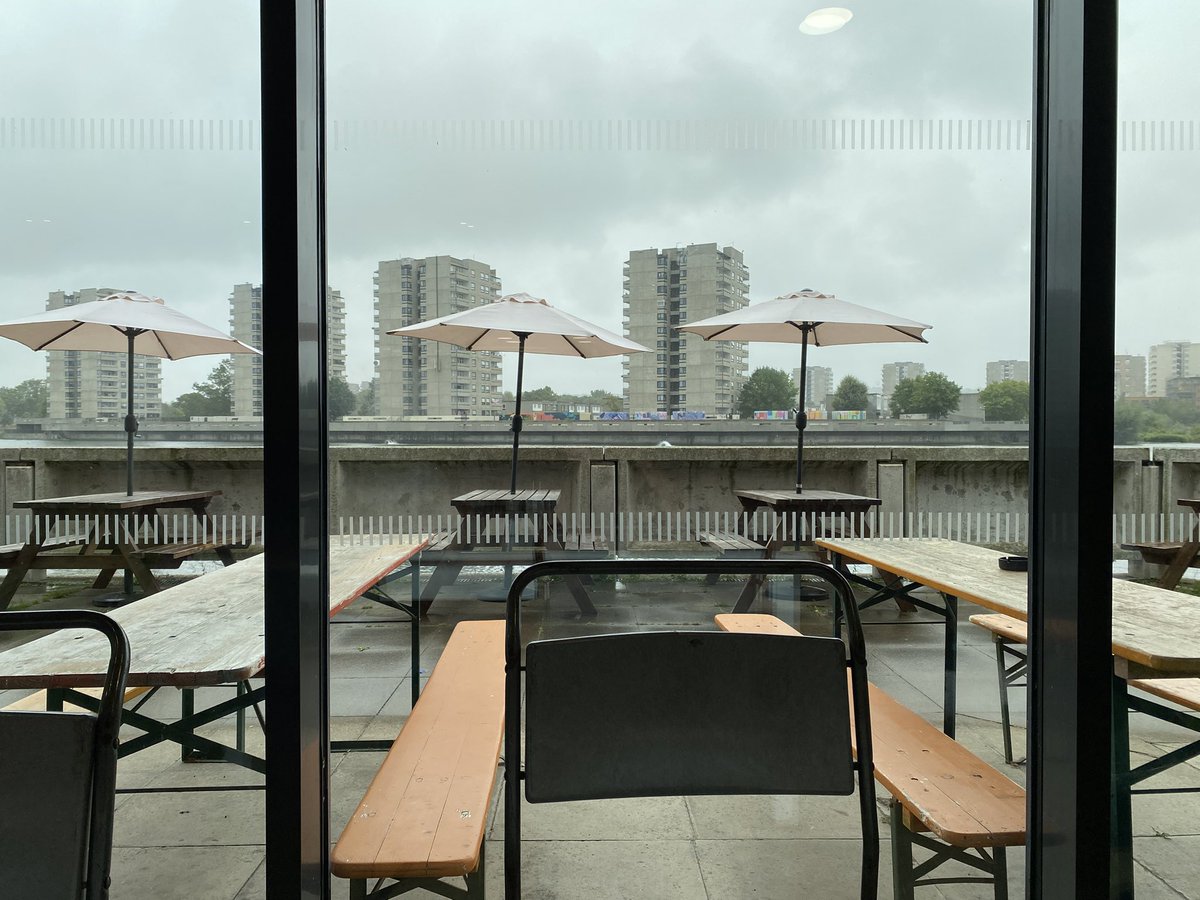 Hidden gem… #TheThamesmeadSocial café on the banks of the #SouthMere lake.

Great selection of options in terms of breakfasts, baps and bowls and reasonably priced! Highly recommended!

#ThamesmeadSocial #Thamesmead #AbbeyWood #ElizabethLine #Woolwich