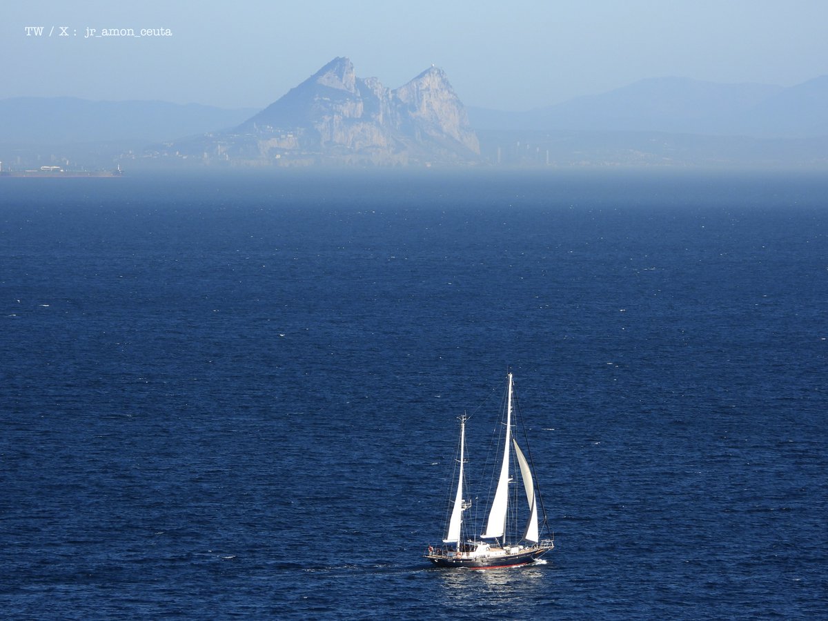 🇵🇹 O navio-escola da Marinha Portuguesa NRP Zarco, eastbound in the Strait of Gibraltar - August 30, 2025

@marinhaPT #Marinhaportuguesa #navio #escolanaval #cadetes #military #Navy #nrpzarco