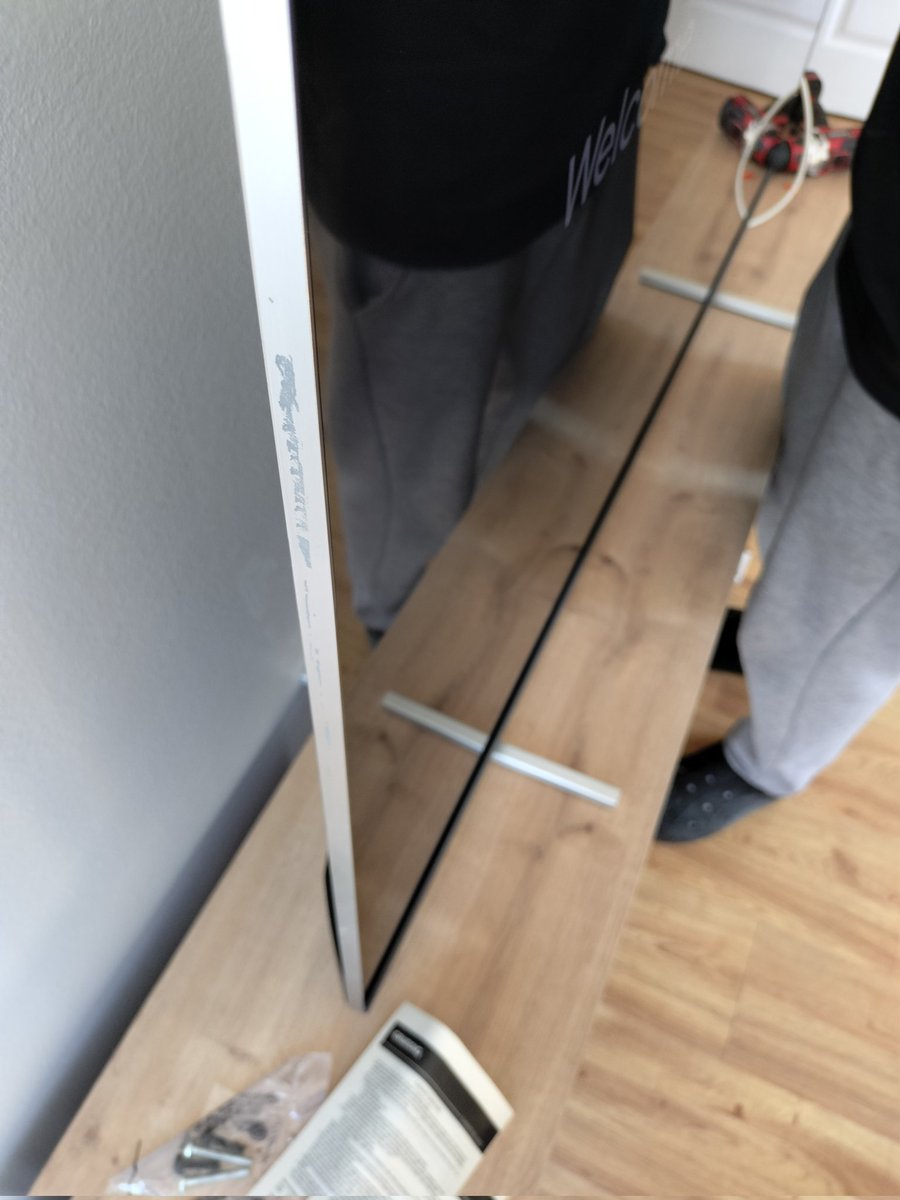 19.01.2025 tarihinde <a href="/mediamarkt_tr/">MediaMarkt Türkiye</a> den aldığım <a href="/arcelik/">arcelik</a> (Grundig) markalı ürünü Arçelik servisi bu şekilde kurup herhangi bir rapor tutmadan gitti. <a href="/mediamarkt_tr/">MediaMarkt Türkiye</a> ısrarla iade raporu tutulmadan biz hiçbir şey yapamayız diyip gönderiyor, servis de 2 kez gelmesine rağmen rapor yok