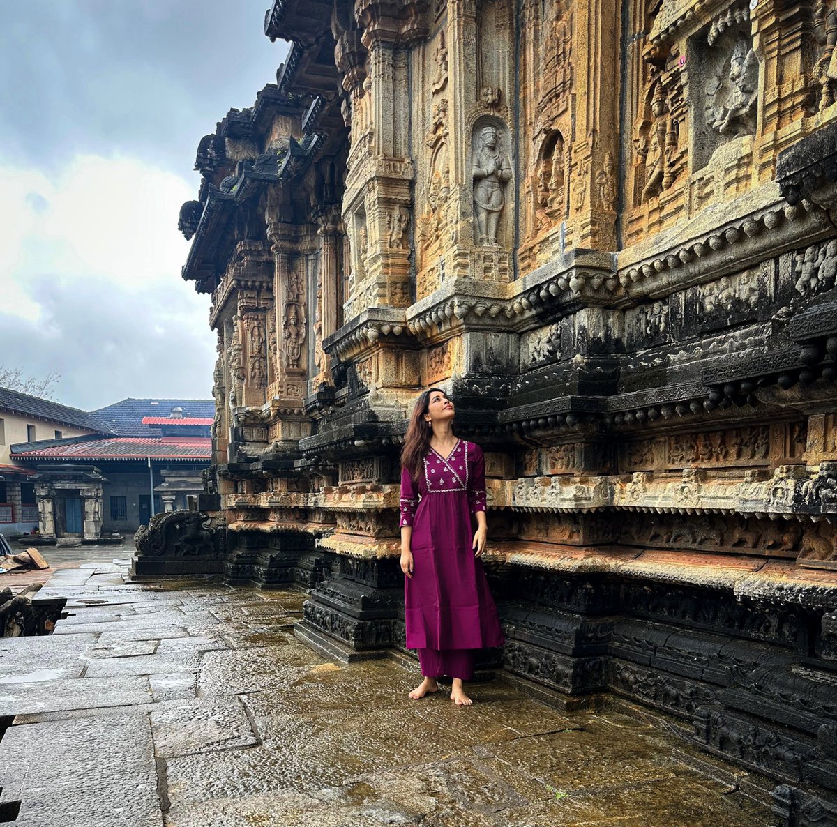 NabhaNatesh's tweet image. Sringeri, my birthplace. A hallowed history that predates the Ramayana. A land sanctified by the tapas of Maharshis, traces its roots to Sage Rishyashringa, who performed the Putrakameshti that blessed King Dasharatha with Sri Rama. This divine link connects to Trethayuga itself.…