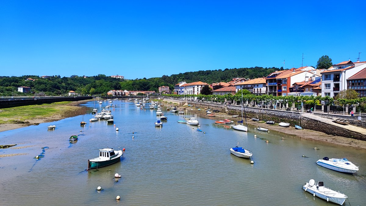 Do you know how to be a responsible tourist? 🌿

In the Basque Country we opt for a tourism that makes a mark... in a positive way. 

🌍 Responsible tourism to protect what we are.

Find out how with the Euskadi Tourism Code of Ethics 👇

🔗 ow.ly/TJYQ50WMHAb