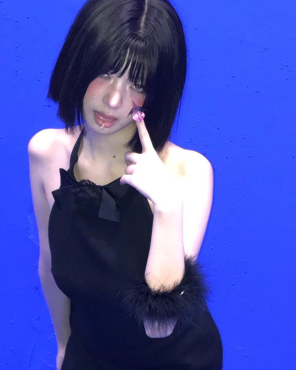 𝜗𝜚 tweet media