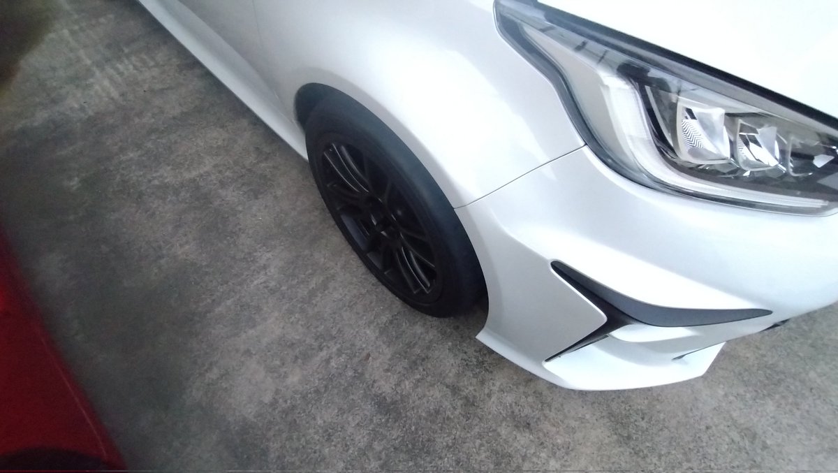 でっっッ

＃GRヤリス
＃タイヤ交換
＃71RS