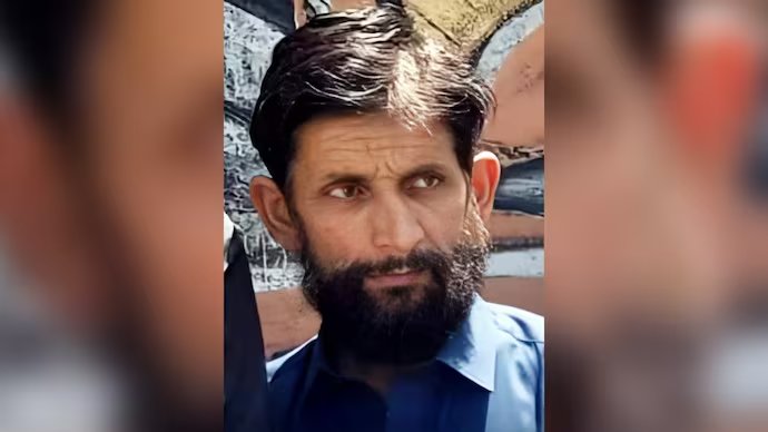 Megh Updates 🚨™ (@meghupdates) on Twitter photo 🚨 Major Success in J&K!
Security forces have killed Pakistan’s dreaded “Human GPS” Bagu Khan along with another terrorist in Gurez.
For decades, he enabled 100+ infiltrations with his mastery of LoC’s toughest routes. End of an era for terror facilitators 🚨 Major Success in J&K!
Security forces have killed Pakistan’s dreaded “Human GPS” Bagu Khan along with another terrorist in Gurez.
For decades, he enabled 100+ infiltrations with his mastery of LoC’s toughest routes. End of an era for terror facilitators