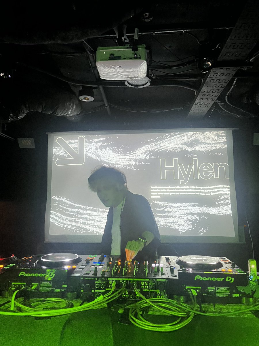 Koma03mirai's tweet image. Hylenさん音圧で横転してる
良過ぎる
 #CRACK