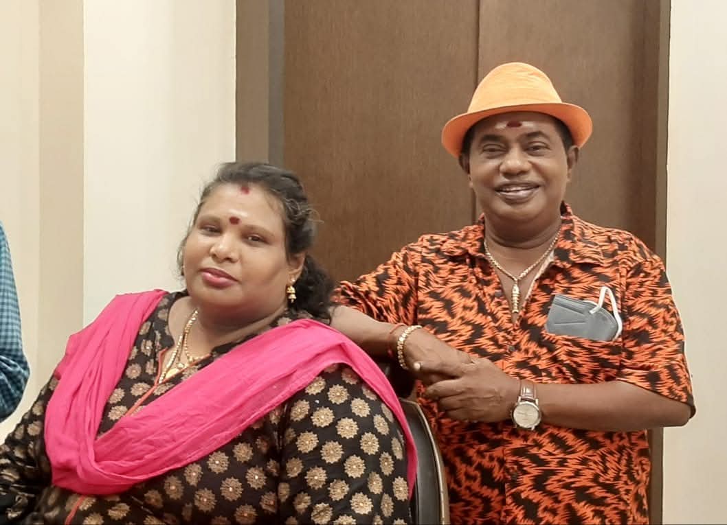 kayaldevaraj's tweet photo. August 31st
(Late) #Pondamani and #Madhavi 22nd Year Wedding Anniversary
(மறைந்த) நகைச்சுவை நடிகர் போண்டா மணி மற்றும் மாதவி தம்பதியின் 22வது ஆண்டு திருமண நாள்.
@actorkingkong @iamsanthanam @iYogiBabu @actorsathish @pugazhoffl
#Vadivelu #VadiveluForLife https://t.co/IZat0b3SmW