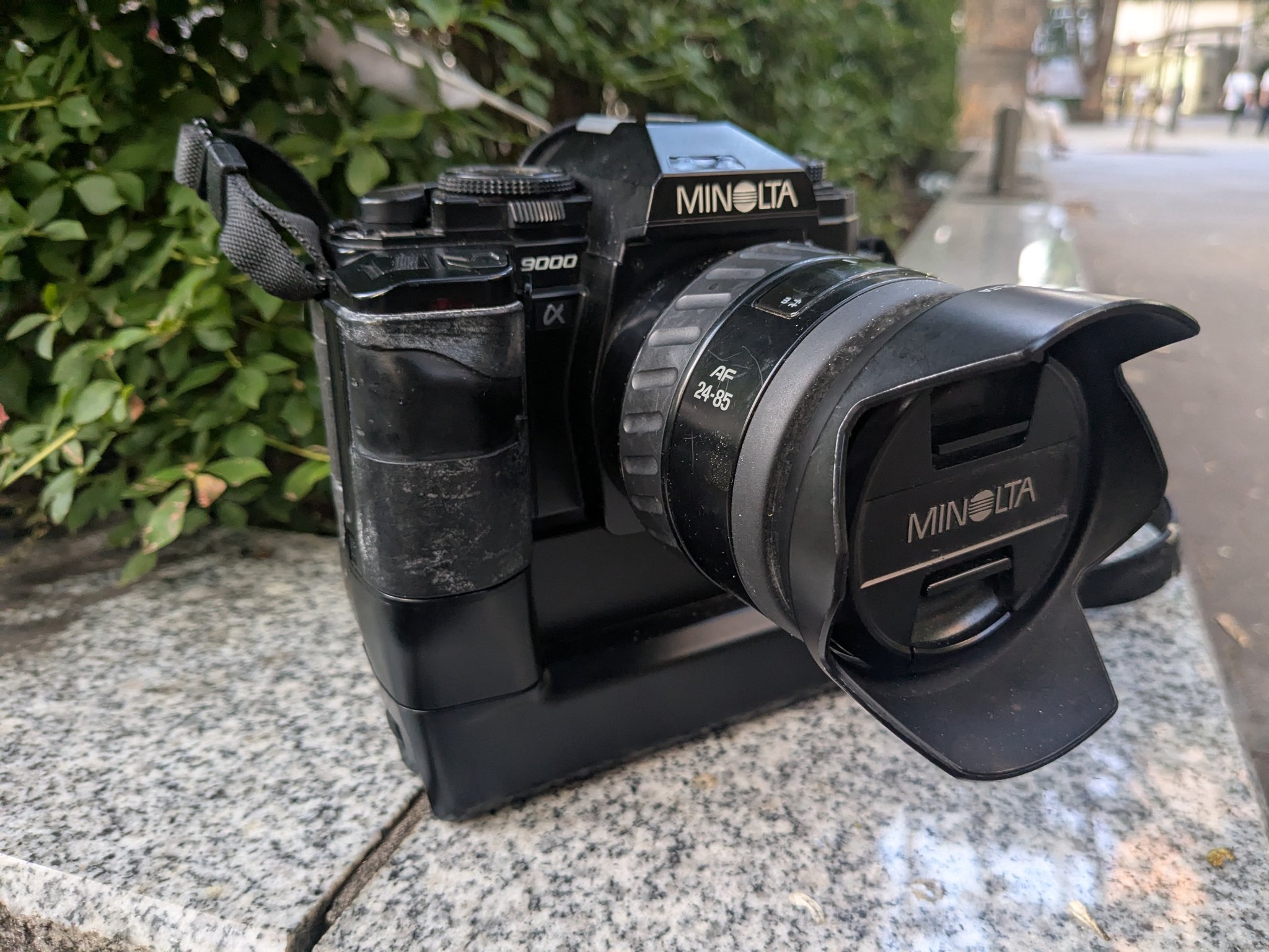 (ジャンク) MINOLTA α-9000 モータードライブ、フラッシュ、レンズ ぽんこつ@スマホ写真 on X: 