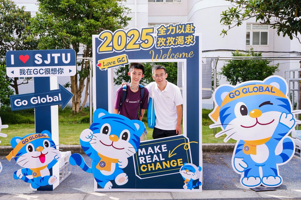 sjtu1896's tweet image. A new chapter starts at SJTU! Warm welcome to all new #SJTUers—wishing you a fulfilling journey of growth, discovery, and inspiration. 🎉

#WelcomeWeek #SJTU #ShanghaiJiaoTongUniversity #NewBeginnings #CampusLife