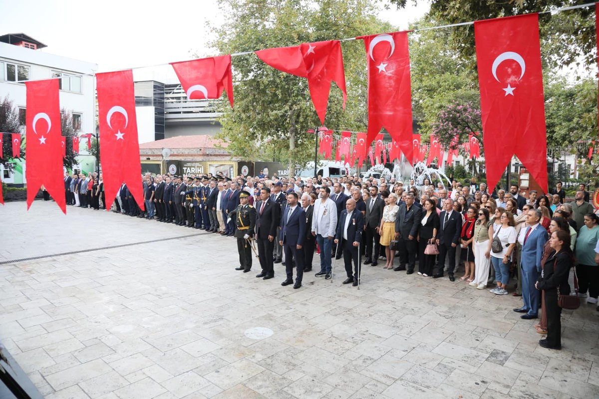 30 Ağustos Zafer Bayramımızın 103. yıl dönümünde, Kaymakamımız Yüksel KARA’nın katılımı ile Kağıthane Atatürk Anıtı’nda Çelenk Sunma Töreni düzenlendi.

#30AğustosZaferBayramı
#DestanınAdıZafer
#MilliZaferHaftası