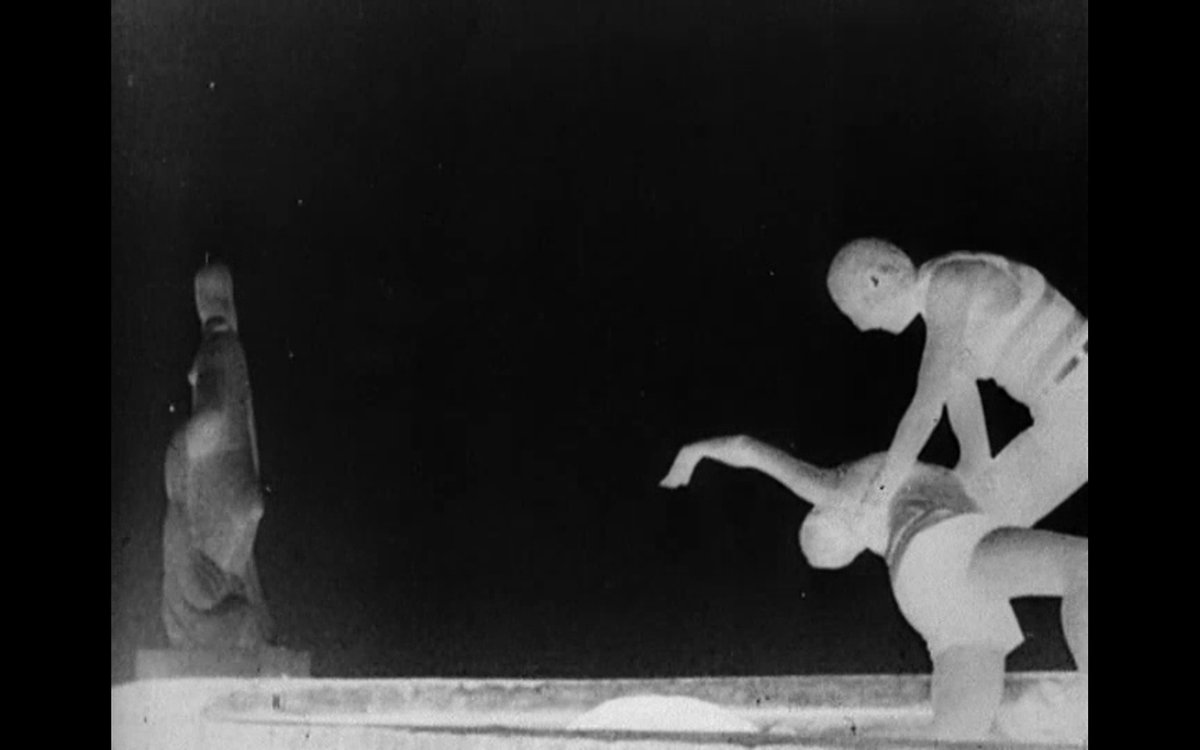 Man Ray: 4 short films
drive.google.com/drive/folders/…