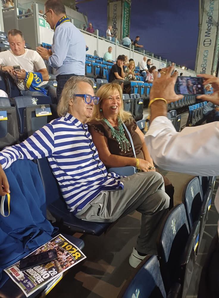 Una settimana fa Marzullo allo stadio di Frosinone 
Io vorrei la Marzulla e Marzullo allo stadio così per coronare il sogno d'amore
