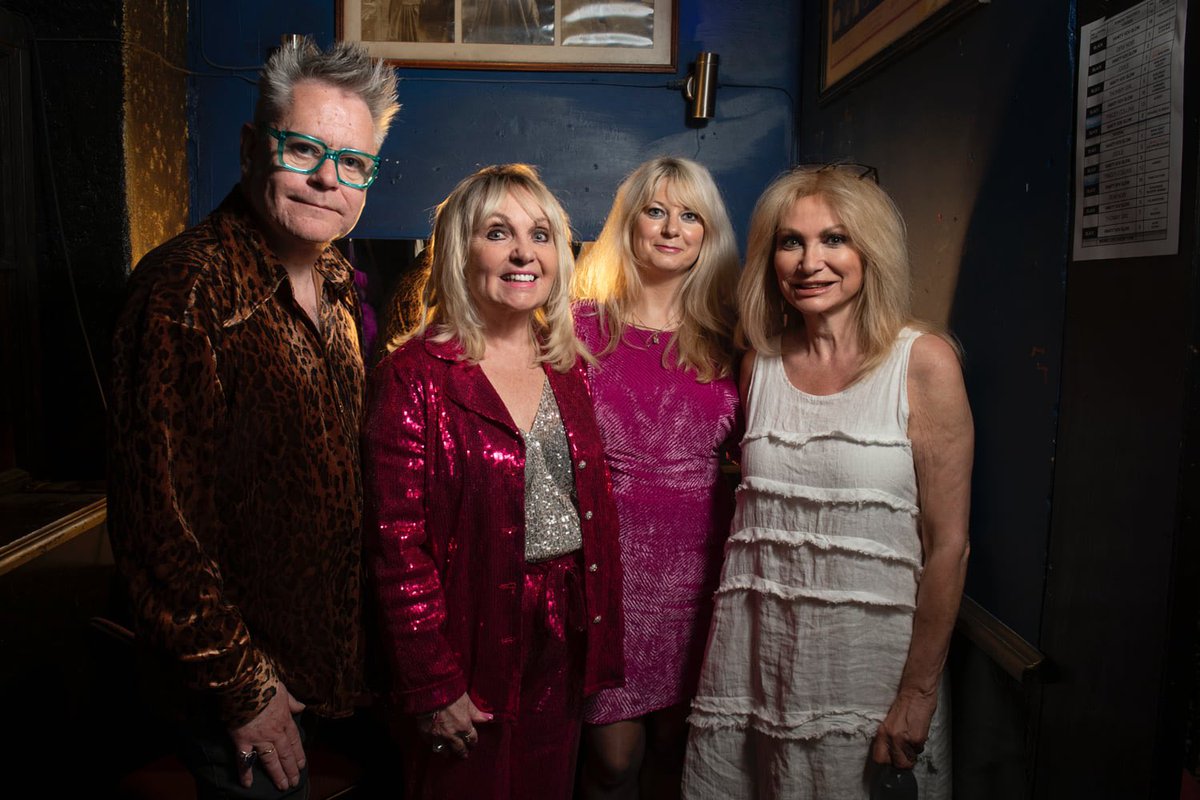 Misty Moon’s Autumn/Winter season starts tonight with Dee Anderson- Growing Up With Thunderbirds at @ForestArtsNM 8pm. There will be a meet and greet with Dee &amp; Lady Penelope after the show…… <a href="/Quizbritain/">Ian Woolley 🇬🇧</a> Literally only a handful of tickets left forest-arts.co.uk/booking?id=127…