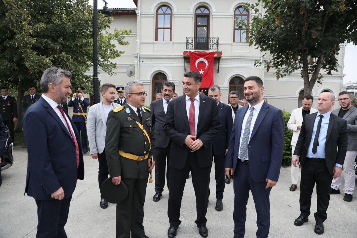 Kaymakamlığımızda, 30 Ağustos Zafer Bayramı dolayısıyla #Bayramlaşma programı düzenlendi.

Kaymakamımız Yüksel KARA; protokol mensupları, kamu kurumlarının yönetici ve personelleri ile 30 Ağustos Zafer Bayramı münasebetiyle bayramlaştı.

#30AğustosZaferBayramı
#DestanınAdıZafer