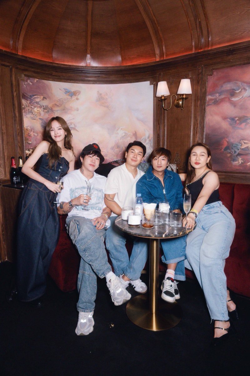 tb_entofficial's tweet image. Life is truly better and absolutely more fun when shared with my besties! Thanks for coming out to celebrate the night with me! 

@nuttanichanchd 
#Nychaa
#ToastWithMoet
#MoetChan
#SALONEDIVITA