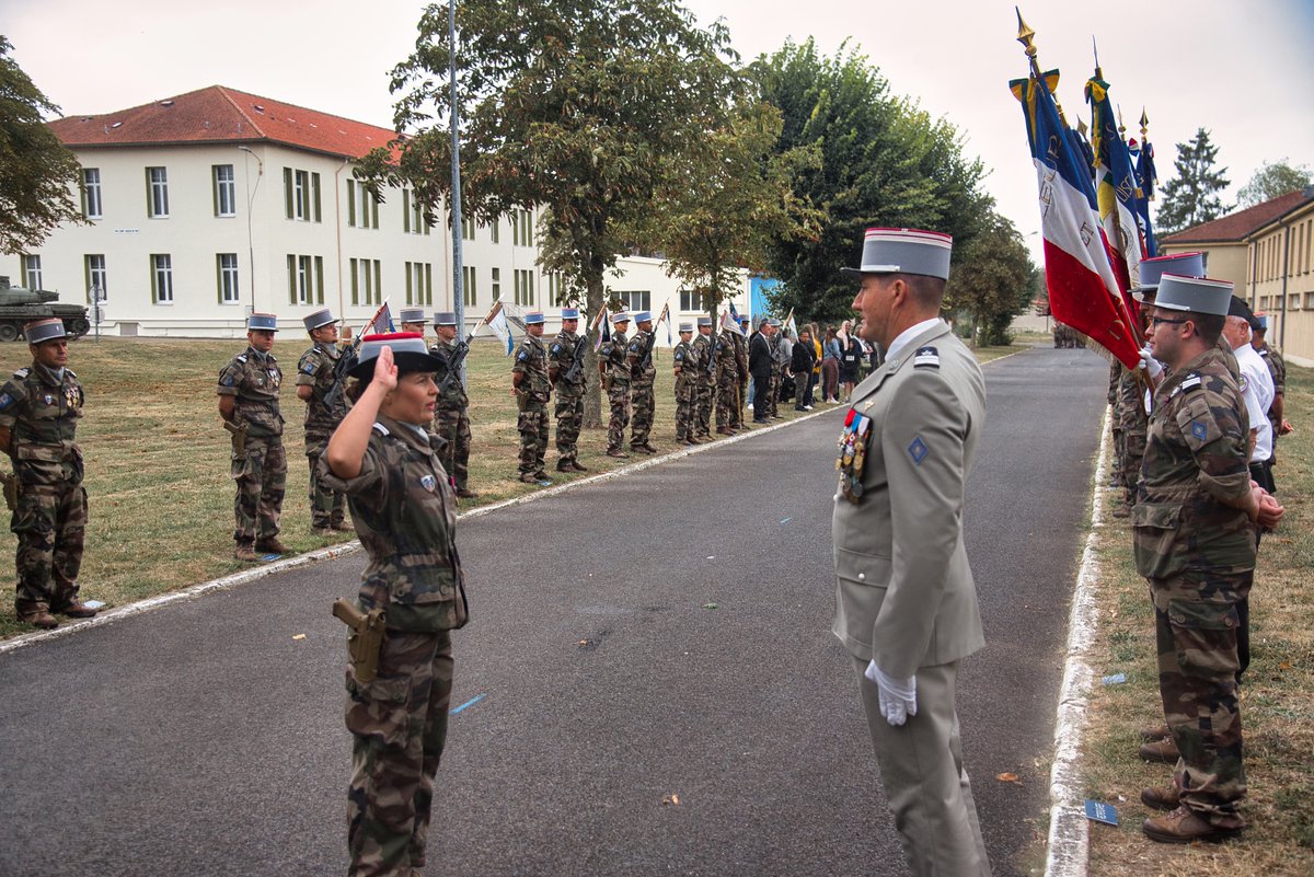 Peux-tu le faire? 👍 Formation initiale terminée, les ateliers ouvrent leurs portes ! Leur vie désormais mêlera technique, haute technologie et activités de soldats au service des forces et de l'<a href="/armeedeterre/">Armée de Terre</a>. Bienvenue aux jeunes engagés qui nous rejoignaient hier matin.🇫🇷👏