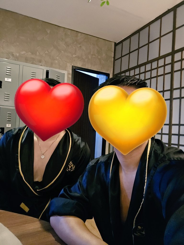theblueorangem's tweet photo. Spa date with the hubby 🖤 https://t.co/XTWB6Zhwmx