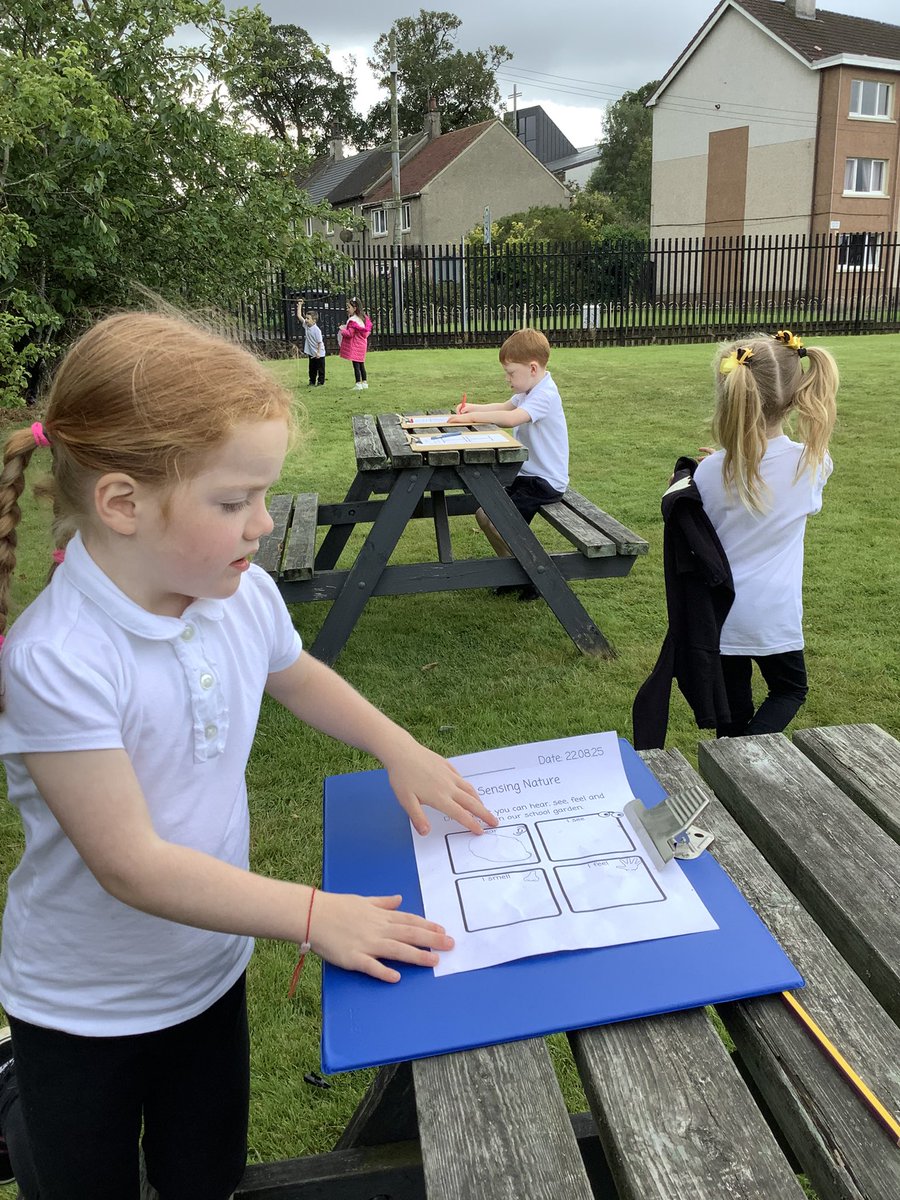 GlenmanorPS's tweet image. Room 3 were tuning into their senses this week during outdoor learning. They used sight, sound, touch and smell to help them  explore and investigate some little details of nature #rspbwildchallenge
